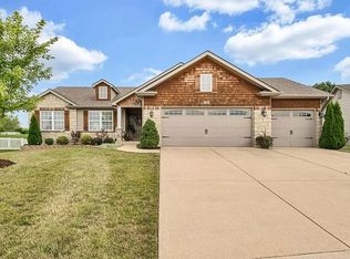 131 Shadow Pointe Dr, Wentzville, MO 63385