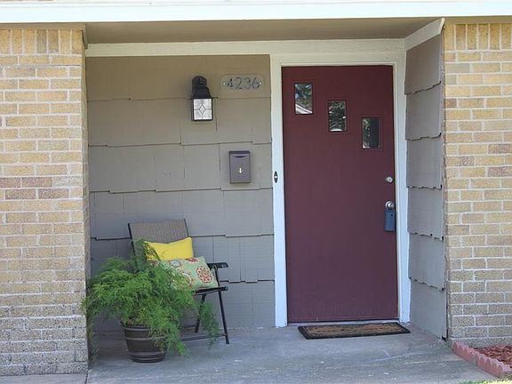 3rd image of 4236 Corbett Dr