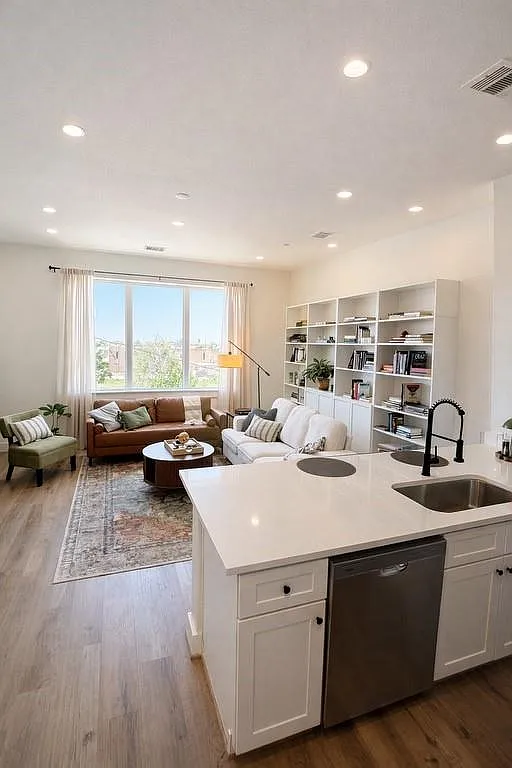 1 bed, 1.5 bath, 954 sqft, $1,775 — Photo 4