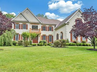 34 Whirlaway Dr, Tinton Falls, NJ 07724