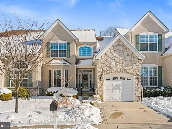 98 McConkey Dr, Washington Crossing, PA 18977