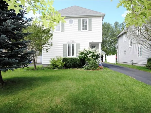 111 Schilling Ln, Rochester, NY 14618