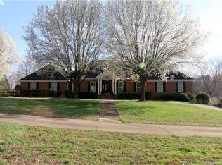 10808 Tara Oaks Dr, Charlotte, NC 28227