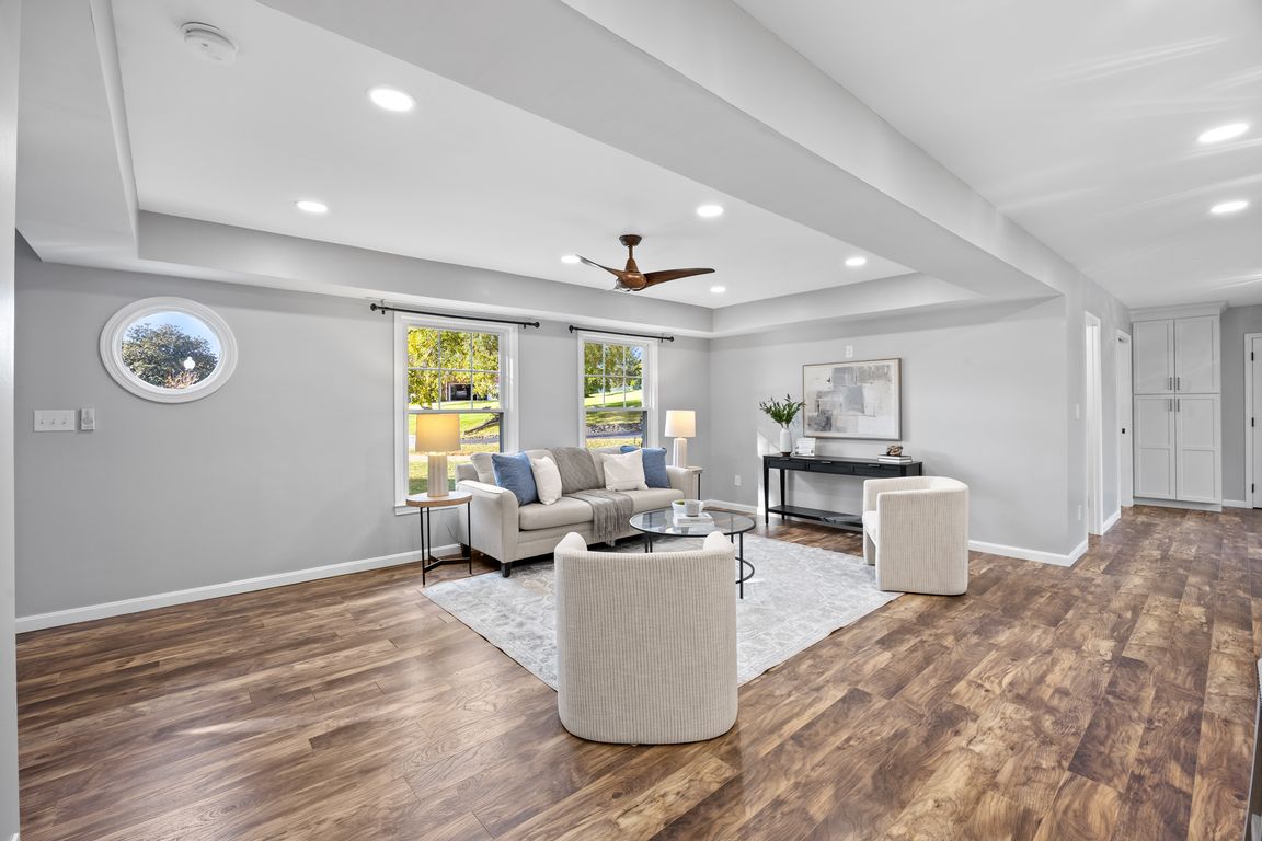 next background image