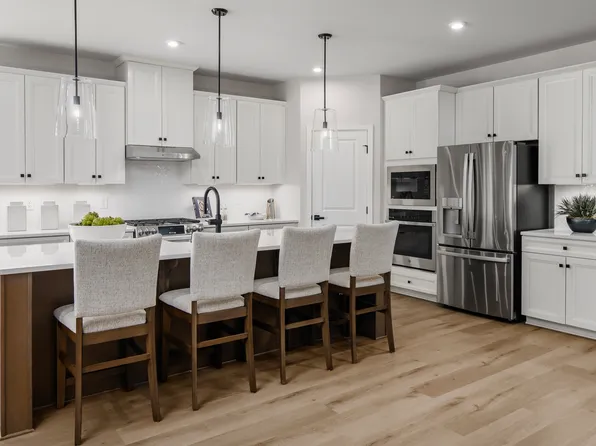 9 Spino Dr, Budd Lake, NJ 07828