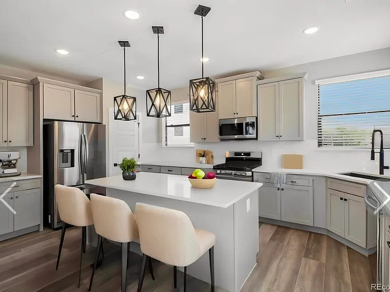 2044 S Holly St — Photo 3