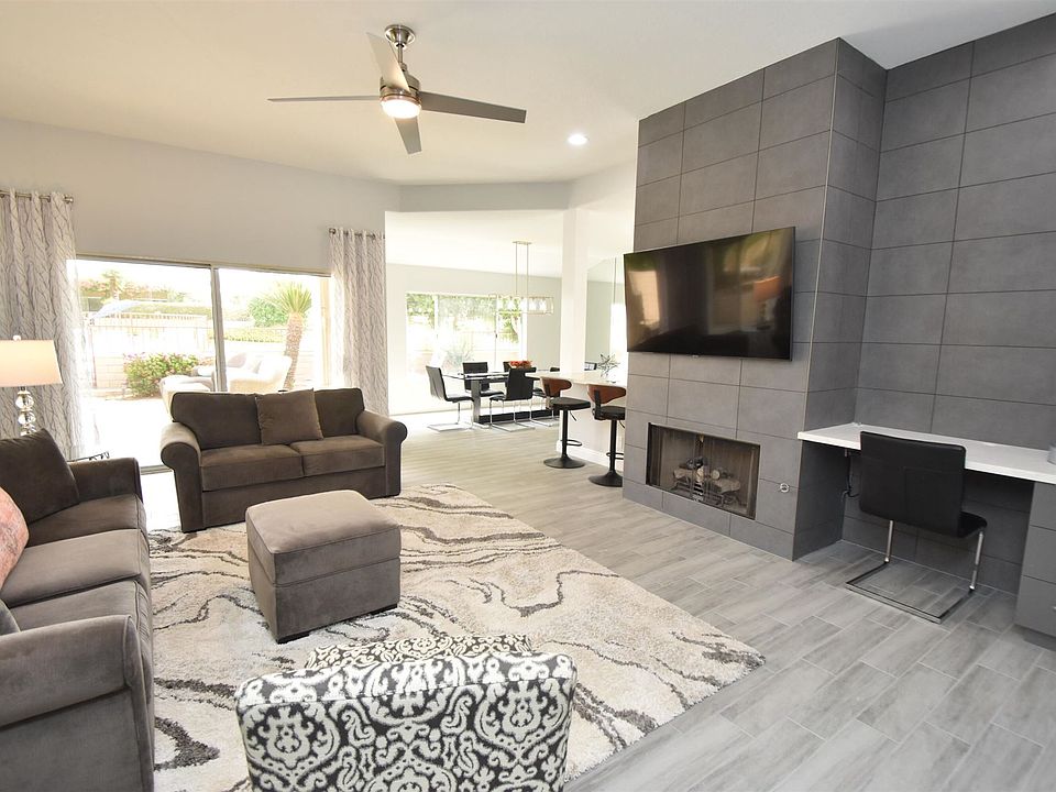 1st image of 48222 Calle Florista