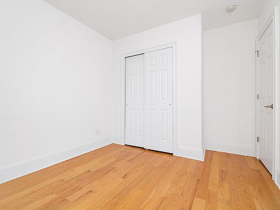 5th image of 380 S 4th St APT 2