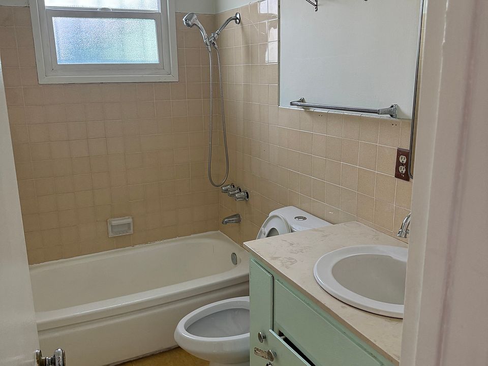 2nd image of 11365 Virginia Ave