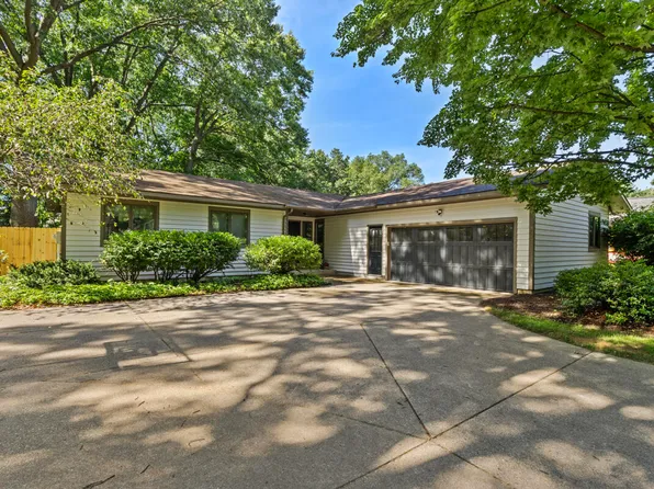 738 Old Town Rd, Holland, MI 49424