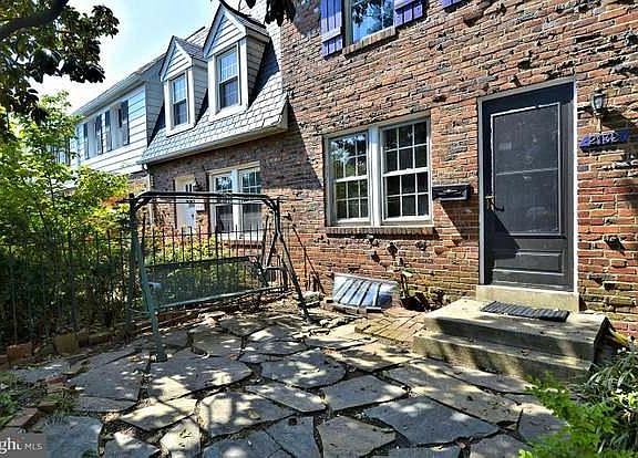 2nd image of 2132 N Brandywine St