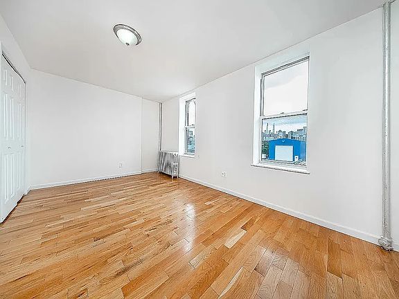 4th image of 3605 Vernon Blvd APT 3R