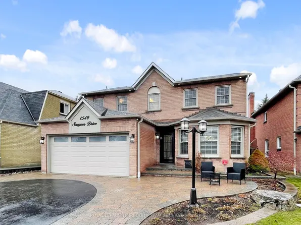1549 Saugeen Dr, Pickering, ON L1V 5P9