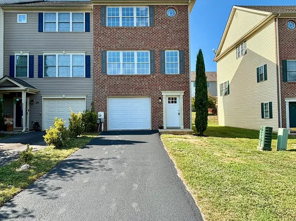 65 Effie Ln, Martinsburg, WV 25404