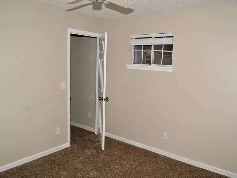 3996 Bothwell Ter — Photo 8