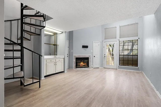 2 bed, 870 sqft, $1,650 — Photo 4