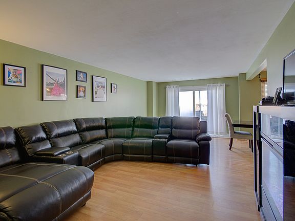 2nd image of 3018 Roberts Dr APT 3