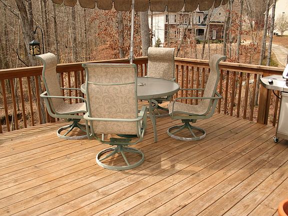 Enjoy nature setting from oversided Deck