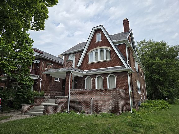 4th image of 3962 Helen St #1