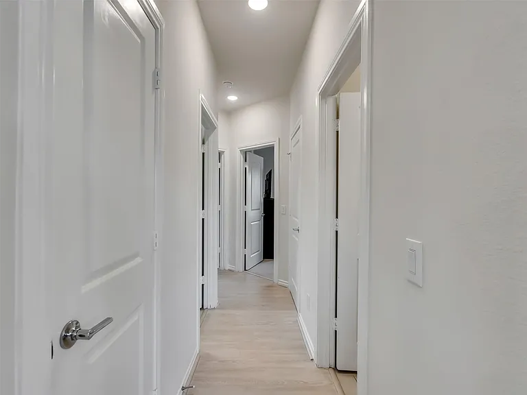 27997 Lone Hollow Ln — Photo 33