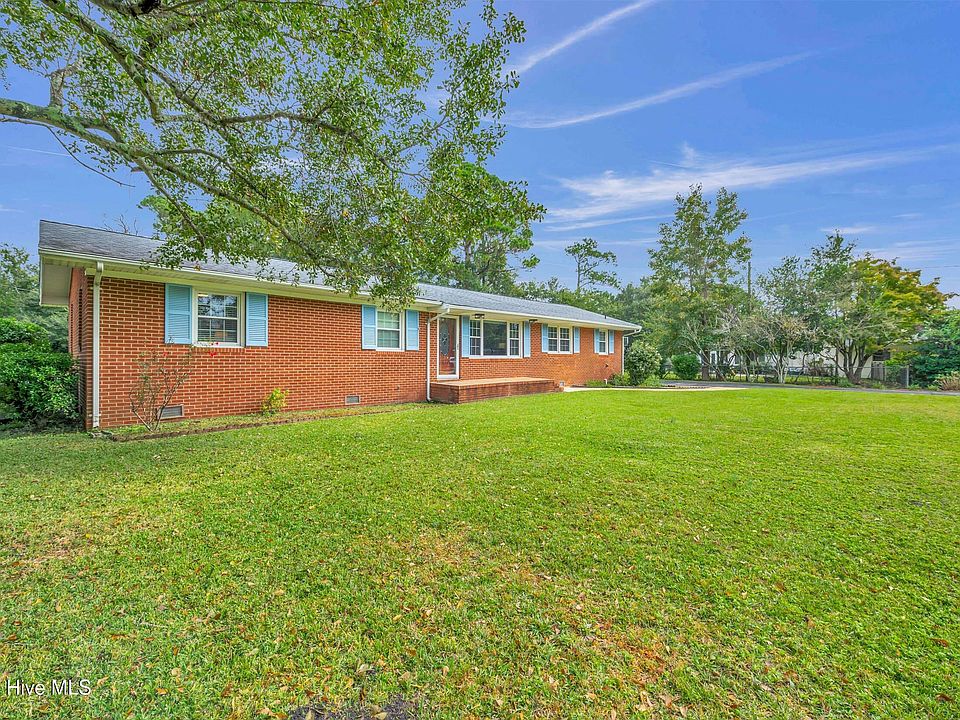1st image of 525 Bedford Forest Drive