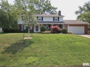 5926 N Sherwood Ave, Peoria, IL 61614