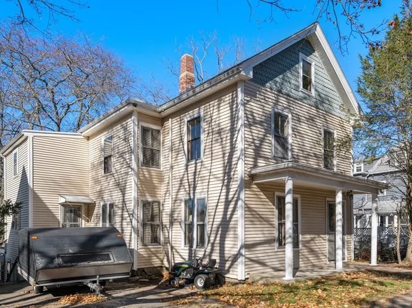 74 Bowen St, Newton, MA 02459