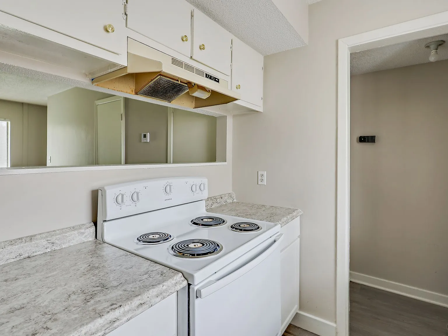 Now Leasing- 2 Bedroom Townhouse in Pearl — Photo 1