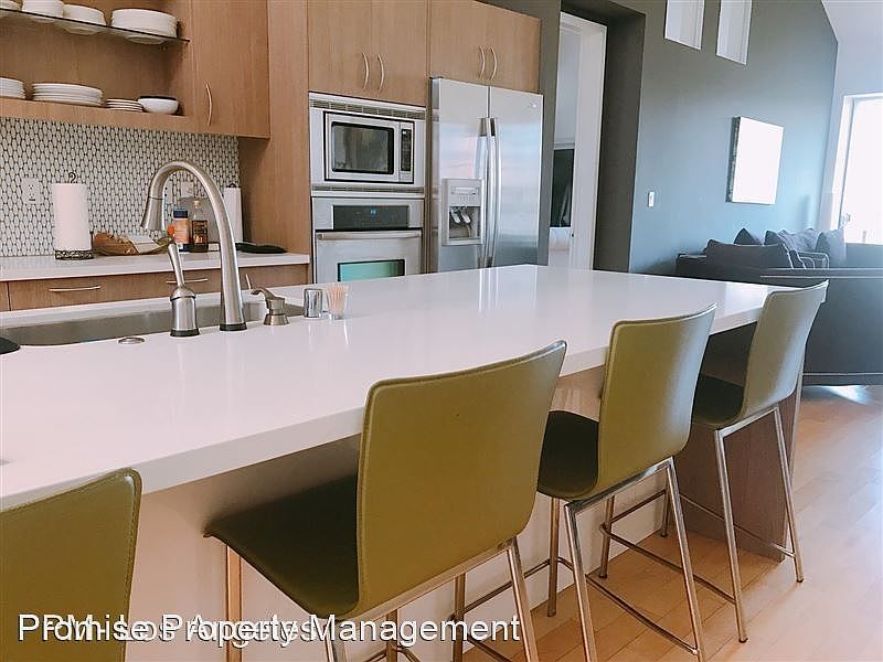1st image of 12837 Moorpark St Penthouse 7