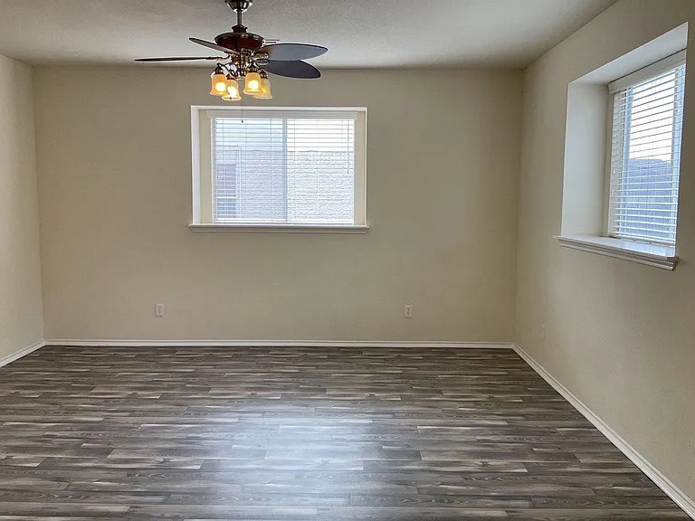 4302 Cessnock Dr — Photo 8