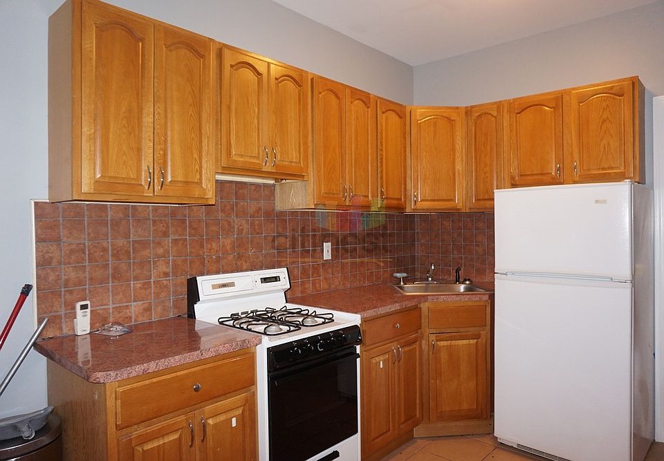 1st image of 528 6th Ave #3VF