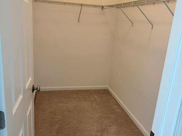 6 Queen Isabella Way — Photo 37