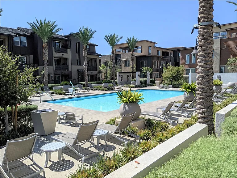 12248 Estrella Dr — Photo 25