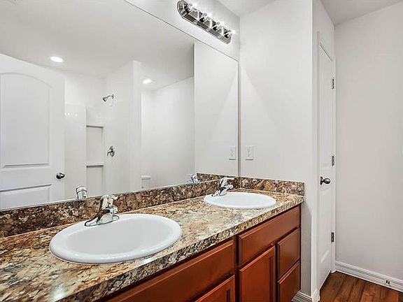 4th image of 11620 Winterset Cove Dr