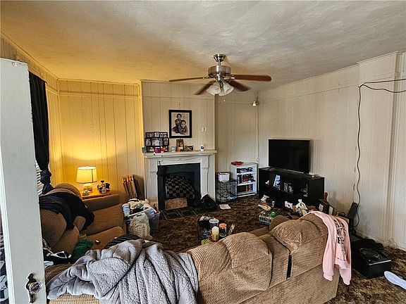 4th image of 619 Chestnut St