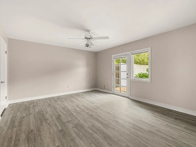 6724 N 58th Pl — Photo 12