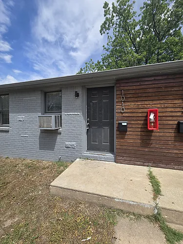 1010 East 8th Street North - 1010 Photo 1