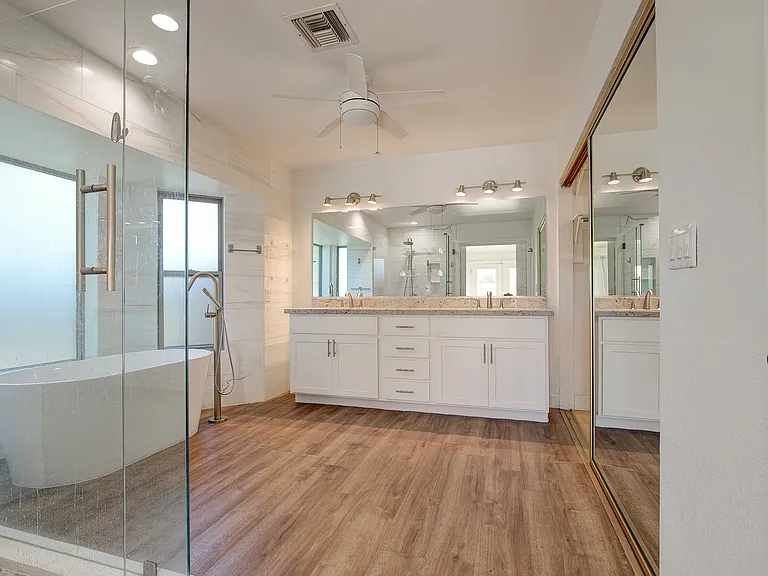 1945 E Velvet Dr — Photo 33