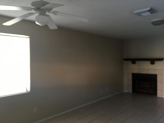 Downstairs living room w/fireplace