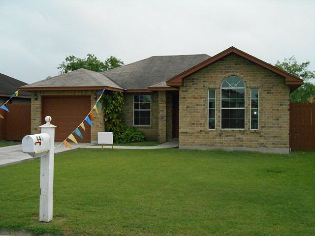 1st image of 443 Lampasas St