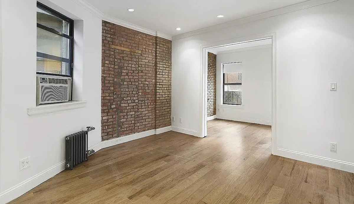 266 Elizabeth Street — Photo 2