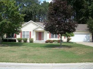 321 Colorado Ridge Dr, Hemlock, MI 48626