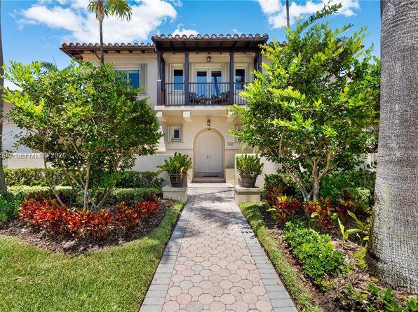 13636 Deering Bay Dr