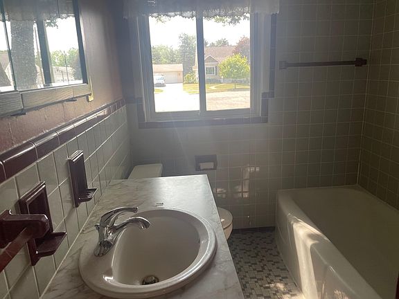 2nd image of 230 Ponchartrain Dr
