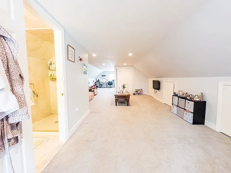 7 Bradford Ave #7 — Photo 16