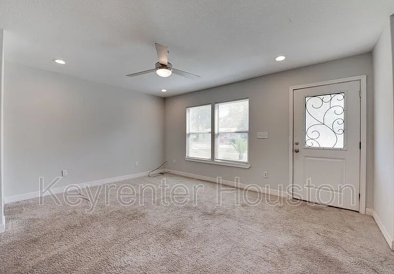 7601 Springdale St — Photo 3