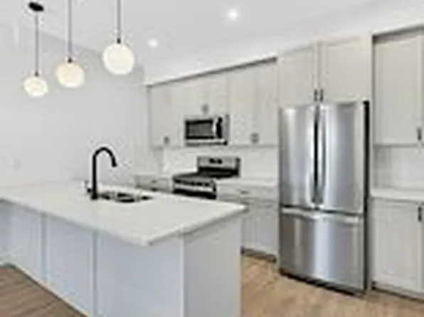 10320 147th St NW, Edmonton, AB