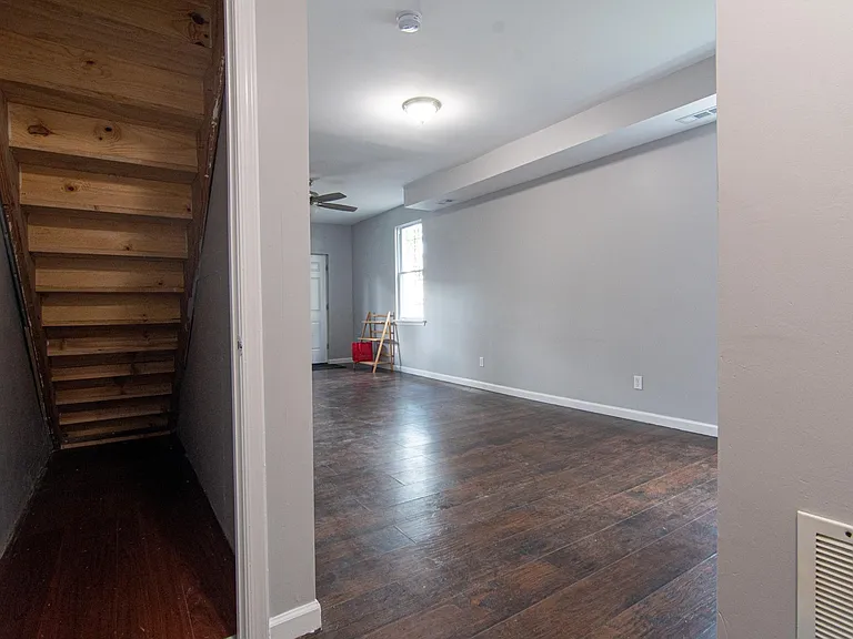 3000 Erdman Ave — Photo 8