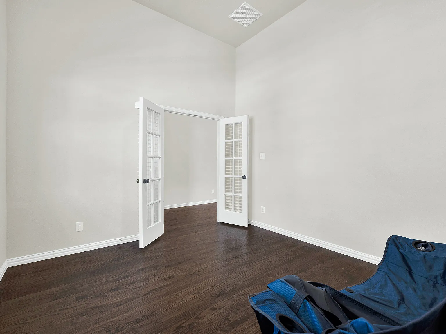 5 bed, 3762 sqft, $3,400 — Photo 2