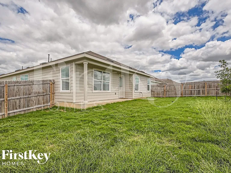 1204 Treehouse Ln — Photo 28